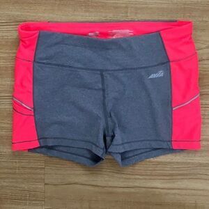 Avía shorts euc